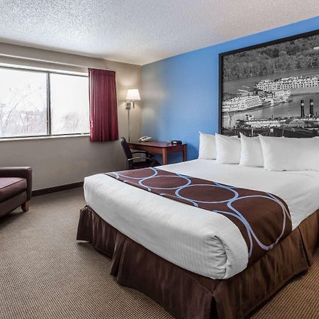 Super 8 By Wyndham Dubuque Motel Luaran gambar