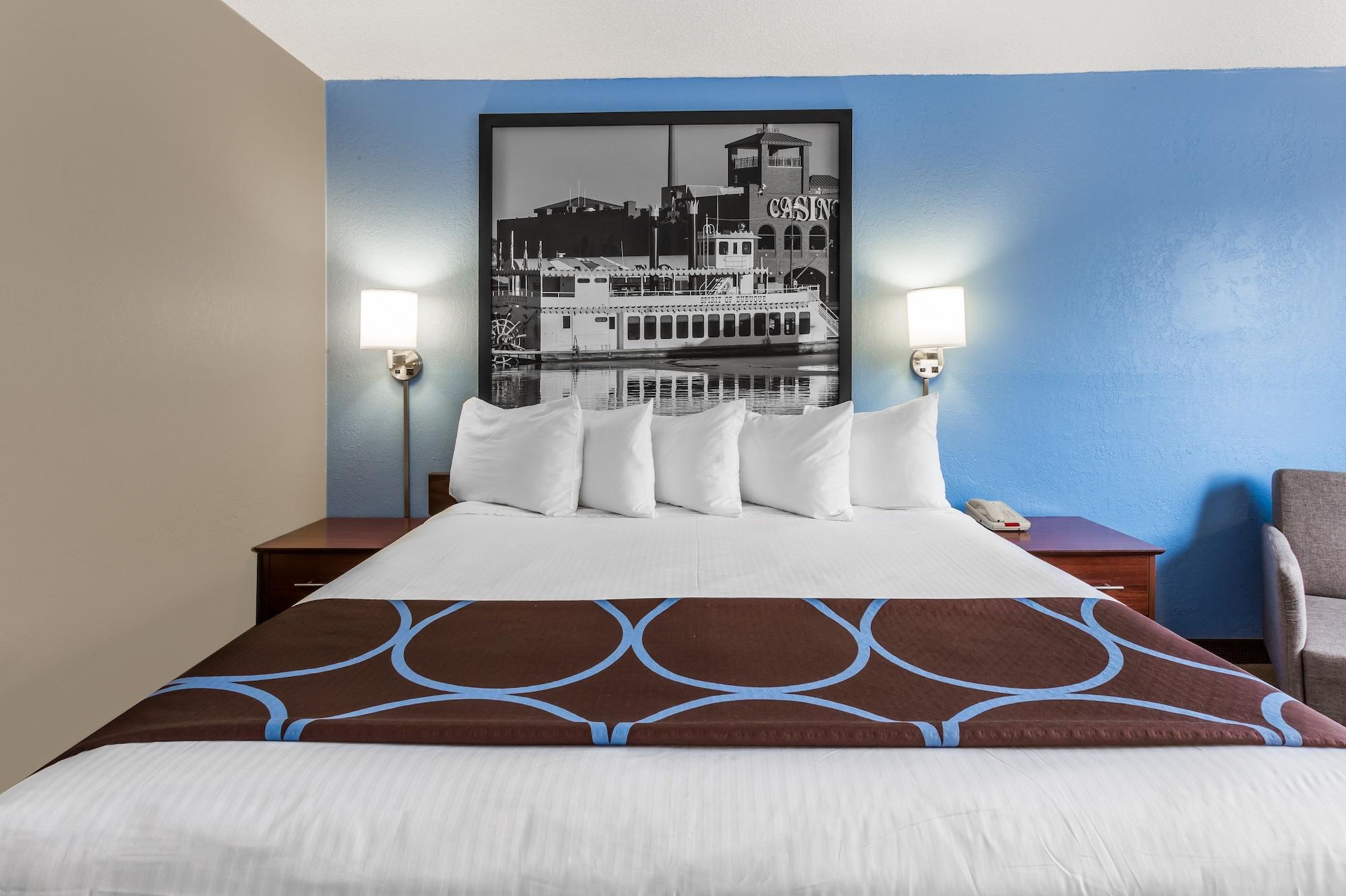 Super 8 By Wyndham Dubuque Motel Luaran gambar