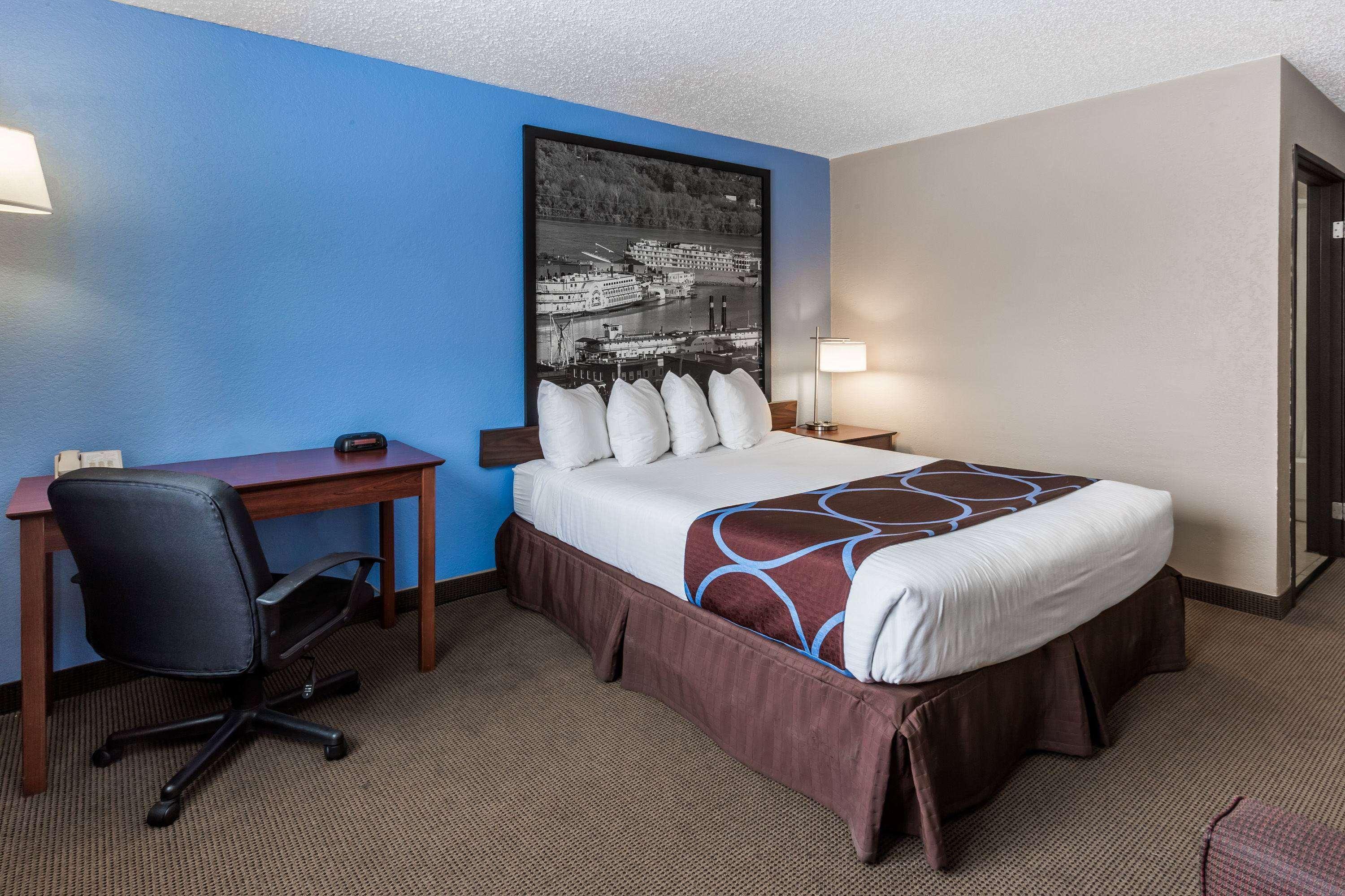 Super 8 By Wyndham Dubuque Motel Luaran gambar