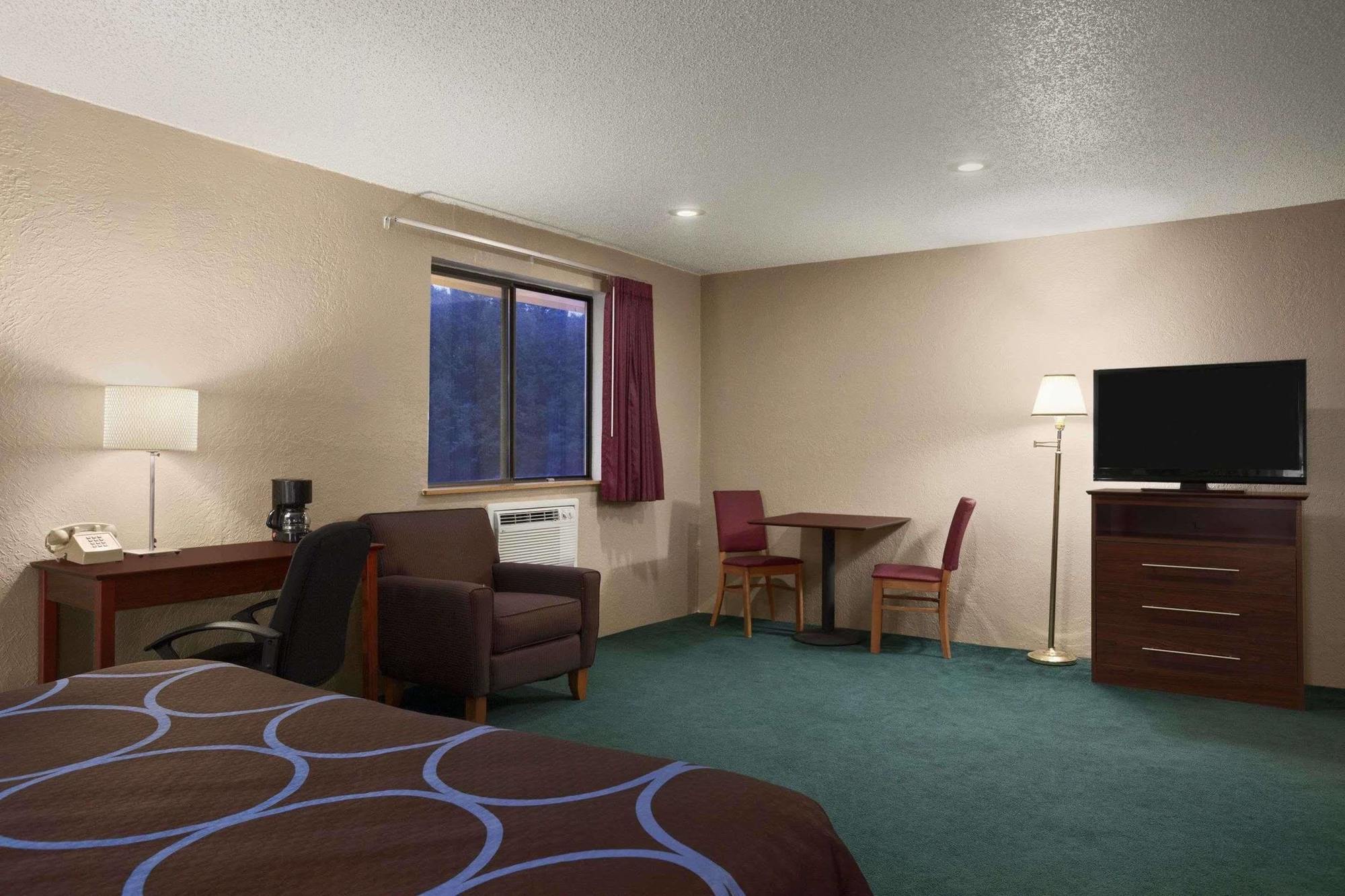 Super 8 By Wyndham Dubuque Motel Luaran gambar